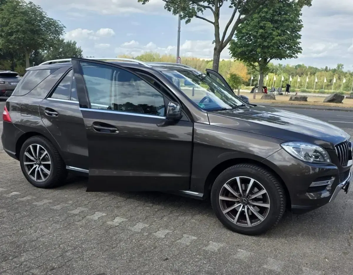 Gebraucht Mercedes ML350 258 PS (189 kW) 2013 Braun SUV