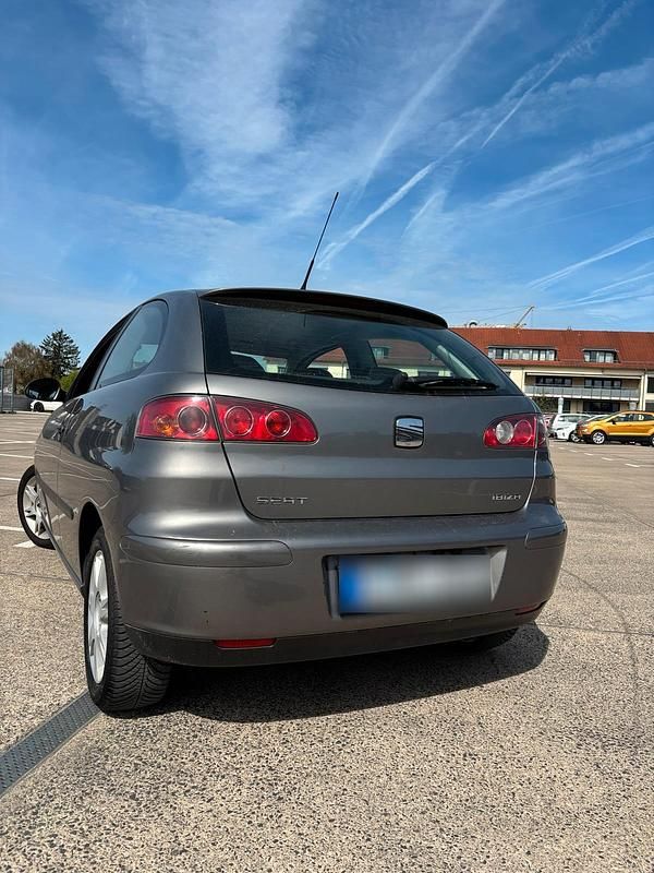 Gebraucht Seat Ibiza 64 PS (47 kW) 2004 Grau Kleinwagen