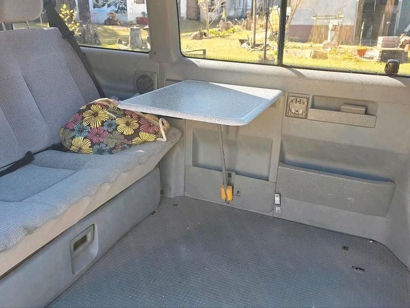 Usado VW Multivan 110 HP (80 kW) 1995 Verde Monovolume