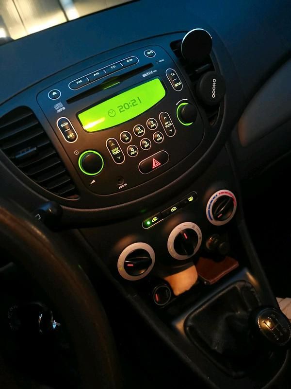 Schwarz Gebraucht 2010 Hyundai i10 Kleinwagen | 1.690 € (Fairer Preis) - Bild 1/4