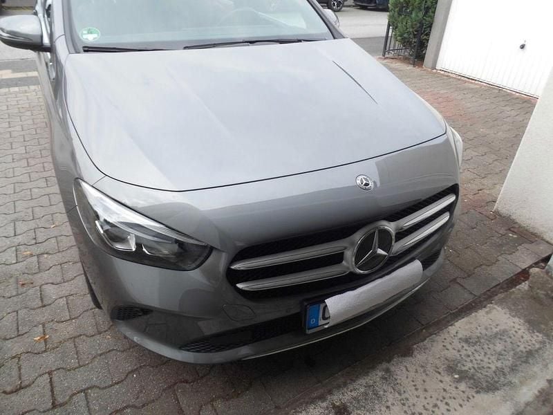 Gebraucht Mercedes B200 Progressive 163 PS (119 kW) 2020 Van / Kleinbus