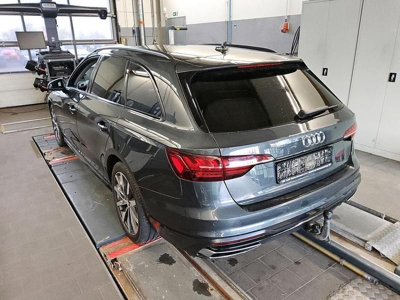 Gebraucht Audi A4 Advanced Plus 163 PS (119 kW) 2020 Grau Kombi