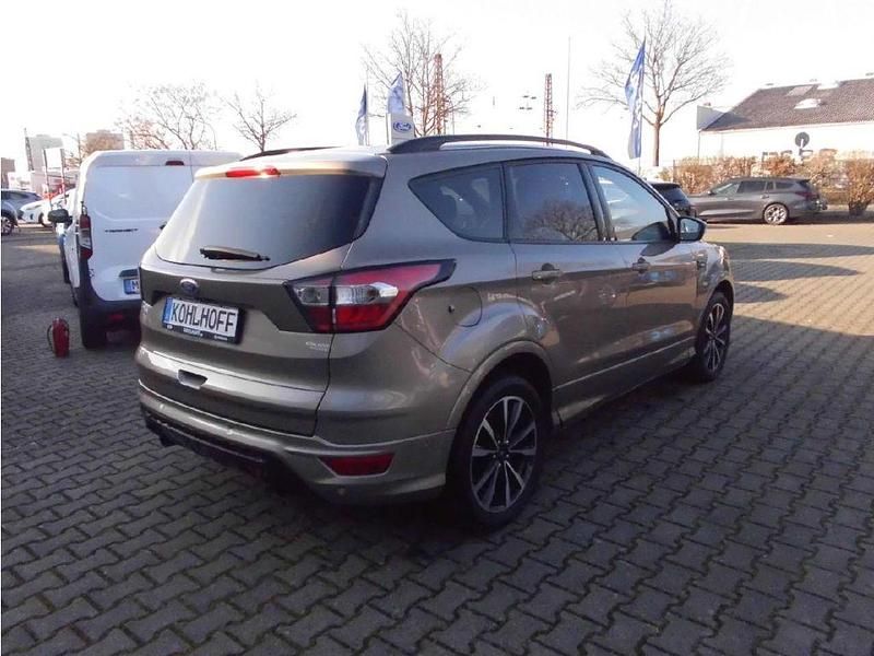 Gebraucht Ford Kuga ST-Line 150 PS (110 kW) 2019 Pyritsilber metallic (metallic) SUV