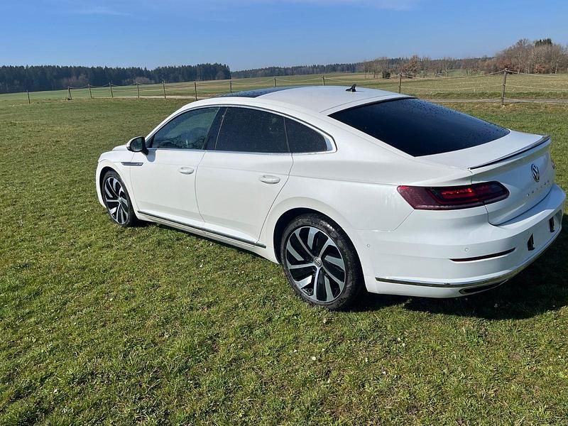 Gebraucht VW Arteon R-line 190 PS (139 kW) 2018 Weiß Kleinwagen