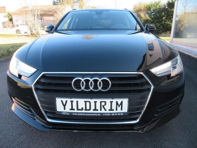 Gebraucht Audi A4 Basis 150 PS (110 kW) 2017 Schwarz Kombi