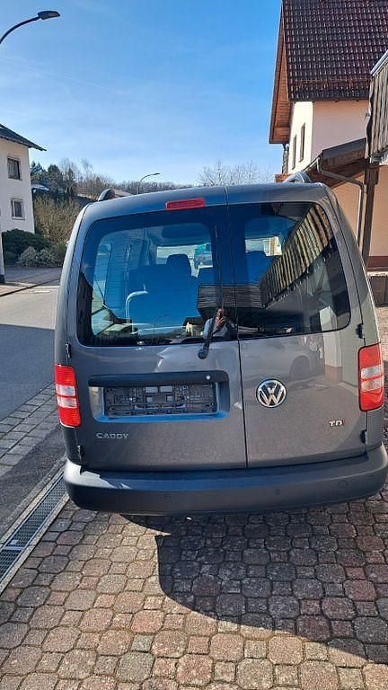 Gebraucht VW Caddy Maxi Trendline 102 PS (75 kW) 2015 Grau Van / Kleinbus