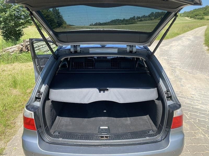 Gebraucht BMW 525 163 PS (119 kW) 2005 Silber Kombi