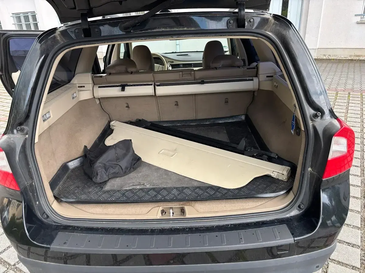 Gebraucht Volvo V70 136 PS (100 kW) 2010 Schwarz Kombi