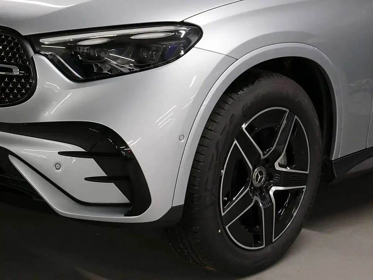 Gebraucht Mercedes GLC200 AMG 163 PS (119 kW) 2025 Silber SUV