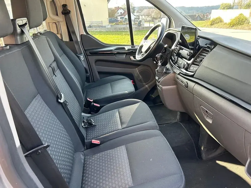 Gebraucht Ford Transit Custom 131 PS (96 kW) 2020 Silber Van / Kleinbus