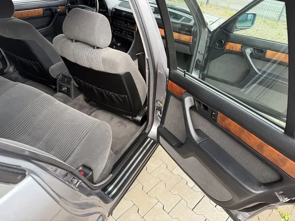 Gebraucht BMW 730 188 PS (138 kW) 1990 Grau Limousine