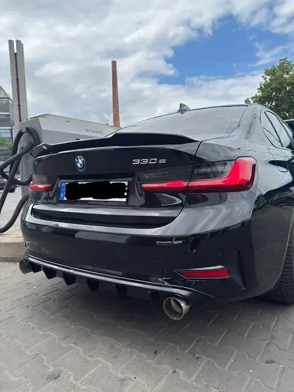 Gebraucht BMW 330e Sport Line 292 PS (214 kW) 2020 Schwarz Limousine