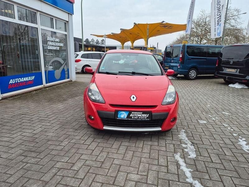 Gebraucht Renault Clio III Dynamique 75 PS (55 kW) 2010 Rot Limousine