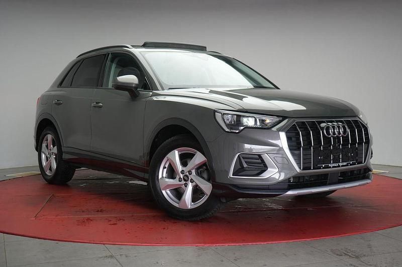 Grau Gebraucht 2025 Audi Q3 Advanced SUV | 35.290 € (Superpreis) - Bild 1/4