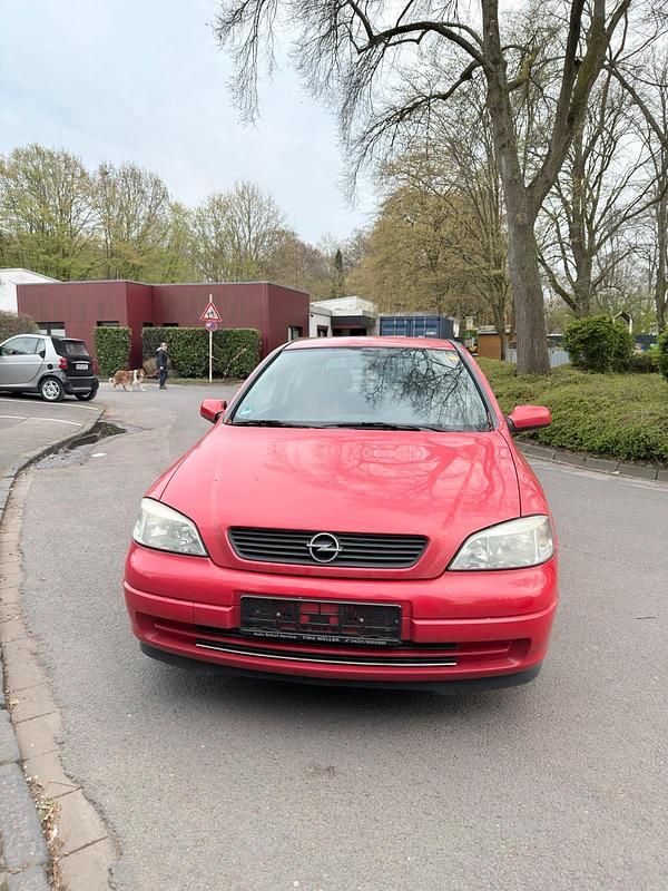 Second-hand Opel Astra 85 CP (62 kW) 2002 Roșu Coupe