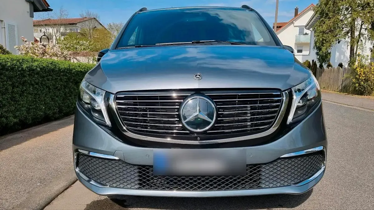Gebraucht Mercedes EQV300 Avantgarde 150 kW (204 PS) 2021 Grau Van / Kleinbus