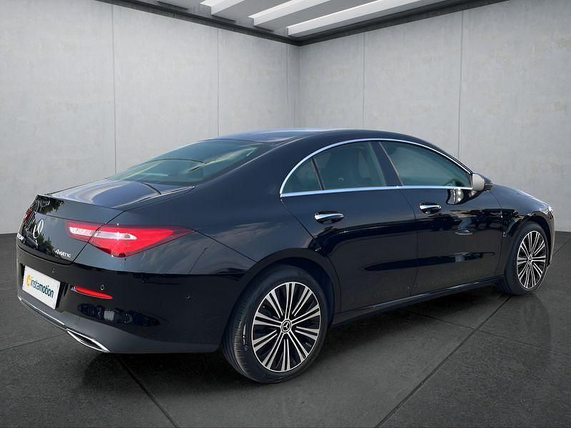 Gebraucht Mercedes CLA200 163 PS (119 kW) 2022 Schwarz Limousine