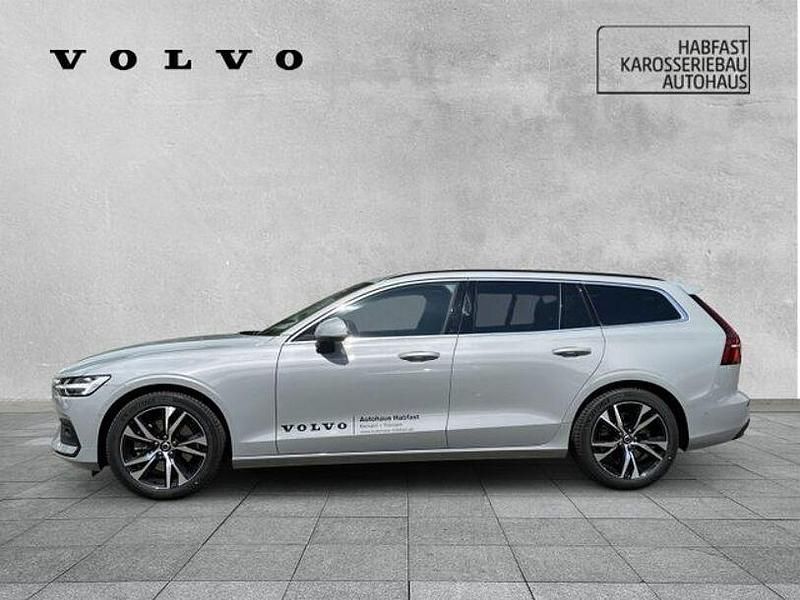 Gebraucht Volvo V60 Core 197 PS (144 kW) 2024 Grau Kombi