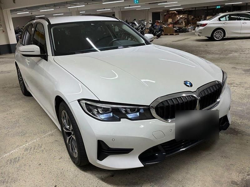 Gebraucht BMW 320 Performance 190 PS (139 kW) 2022 Weiß Kombi