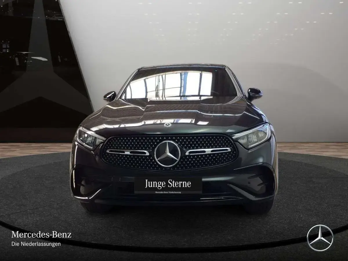 Gebraucht Mercedes GLC300e AMG 204 PS (150 kW) 2025 Grau Limousine