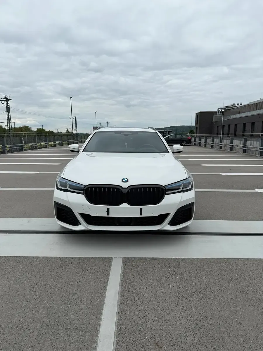 Gebraucht BMW 540 Efficient Dynamics 340 PS (250 kW) 2022 Weiß Kombi