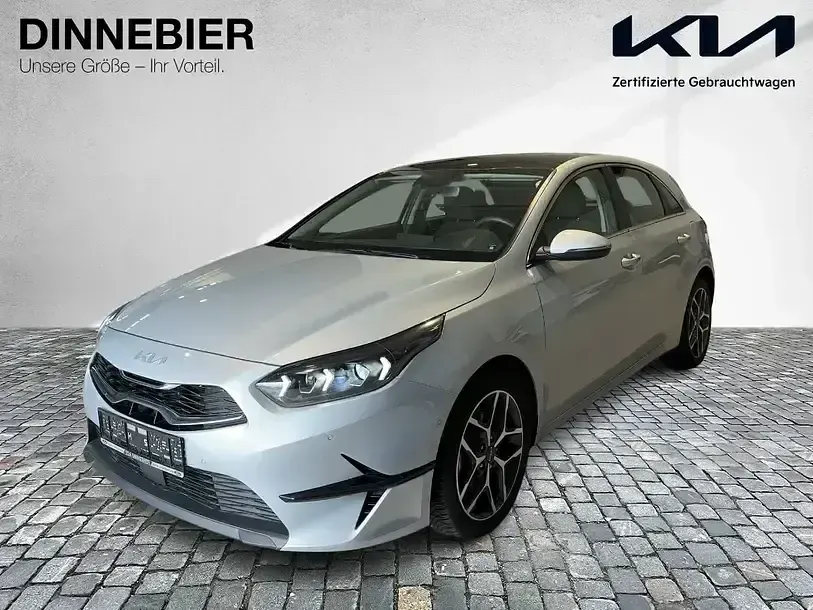 Gebraucht Kia Ceed Spirit 160 PS (117 kW) 2023 Silber (metallic) Kleinwagen