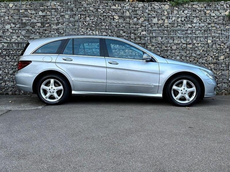 Gebraucht Mercedes R320 224 PS (164 kW) 2006 Silber Van / Kleinbus