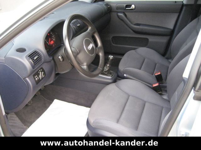 Gebraucht Audi A3 Attraction 102 PS (75 kW) 2001 Blau metallic Limousine