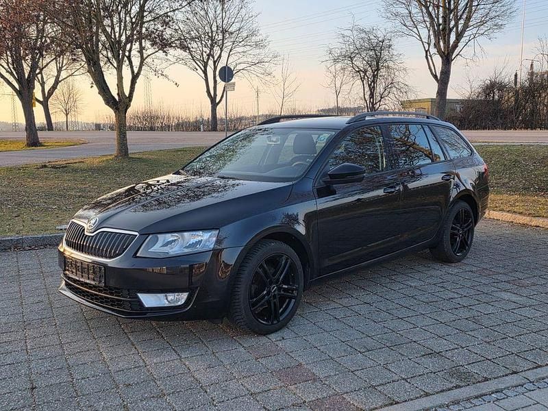 Gebraucht Skoda Octavia Ambition 105 PS (77 kW) 2014 Schwarz Kleinwagen