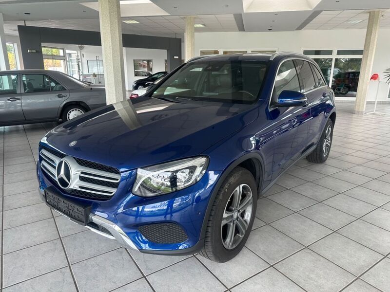 Blau Gebraucht 2016 Mercedes GLC250 SUV | 26.490 € (Fairer Preis) - Bild 1/4