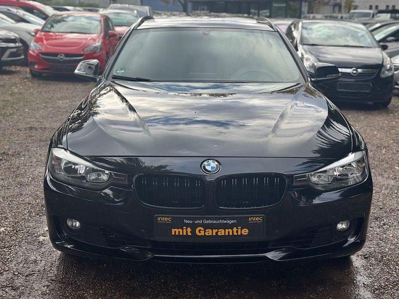 Gebraucht BMW 320 184 PS (135 kW) 2012 Schwarz Kombi