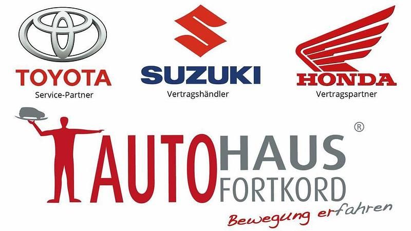 Neu Toyota Yaris Cross Style 131 PS (96 kW) 2025 Rot SUV