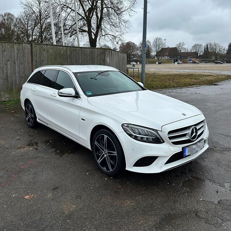Gebraucht Mercedes C300e AMG 306 PS (225 kW) 2020 Weiß Limousine