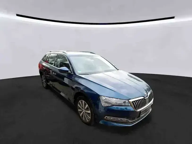 Gebraucht Skoda Superb Style 150 PS (110 kW) 2023 Blau Kombi