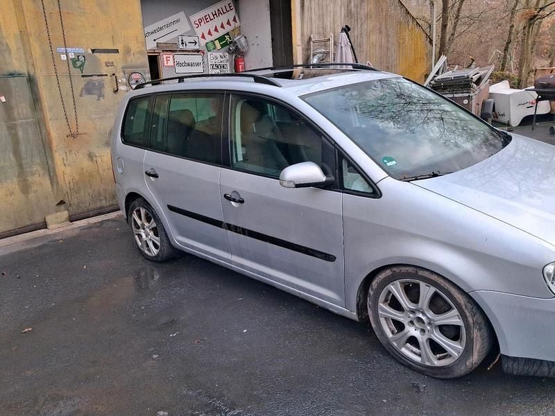 Gebraucht VW Touran 100 PS (73 kW) 2005 Silber Van / Kleinbus