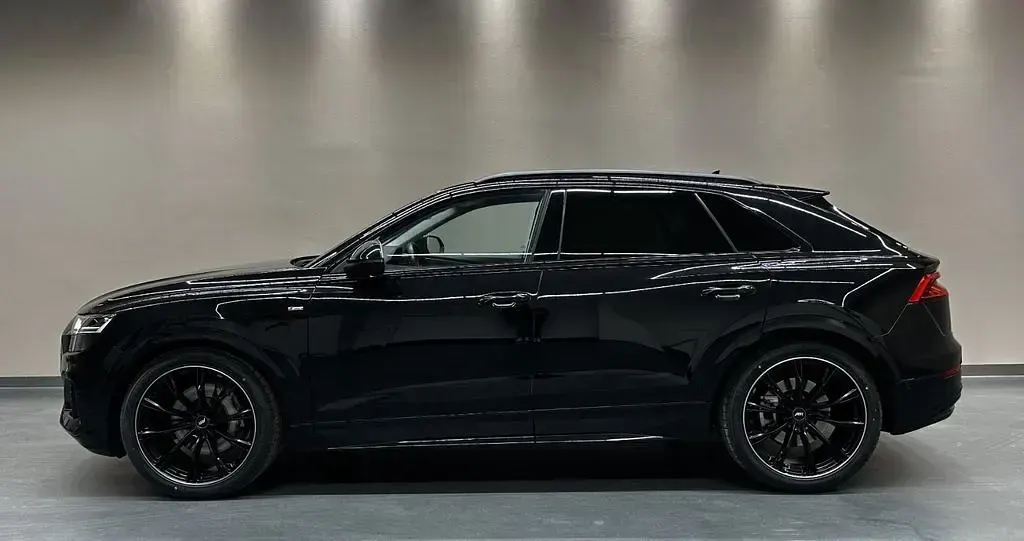 Gebraucht Audi Q8 340 PS (250 kW) 2023 Schwarz SUV