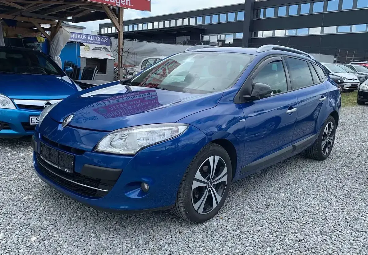 Gebraucht Renault Mégane GrandTour Expression 131 PS (96 kW) 2012 Blau Kombi