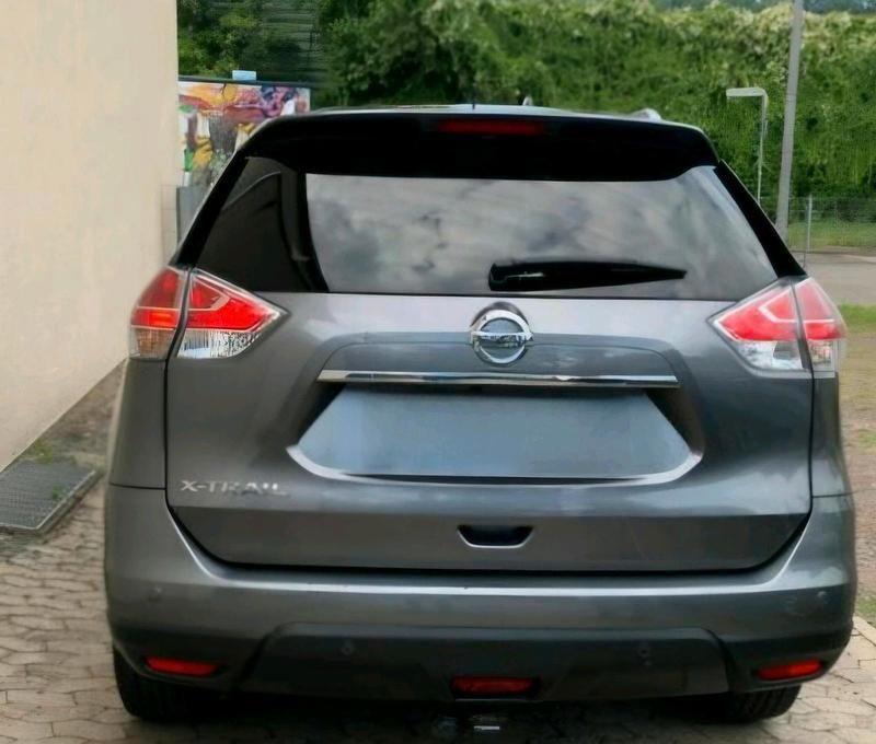 Gebraucht Nissan X-Trail 131 PS (96 kW) 2016 Grau SUV