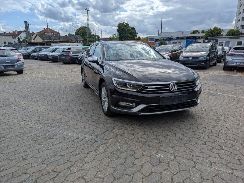 Schwarz Gebraucht 2015 VW Passat Alltrack Kombi | 13.990 € (Fairer Preis) - Bild 1/4