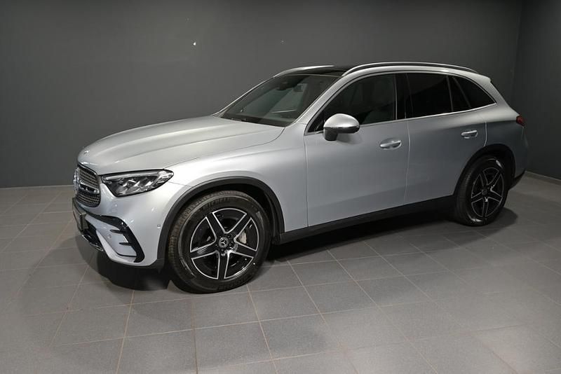 Silber Gebraucht 2024 Mercedes GLC200 AMG SUV | 53.900 € (Fairer Preis) - Bild 1/3