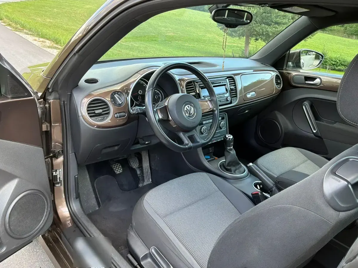 Gebraucht VW Beetle Design 160 PS (117 kW) 2012 Braun Kleinwagen
