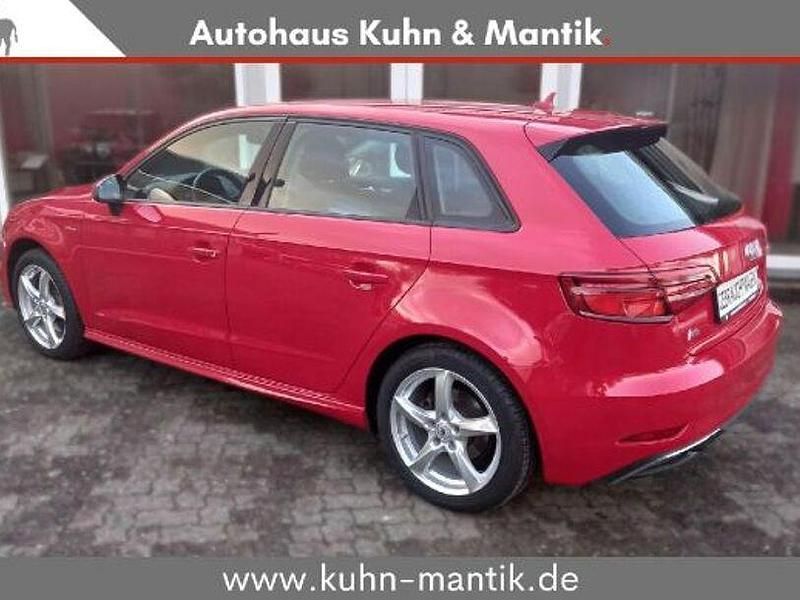 Gebraucht Audi e-tron Advanced 150 PS (110 kW) 2017 Rot SUV