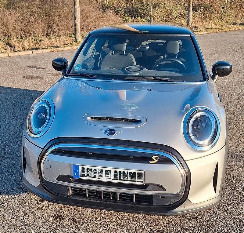 Gebraucht Mini Cooper SE Classic 135 kW (184 PS) 2023 Silber Kleinwagen