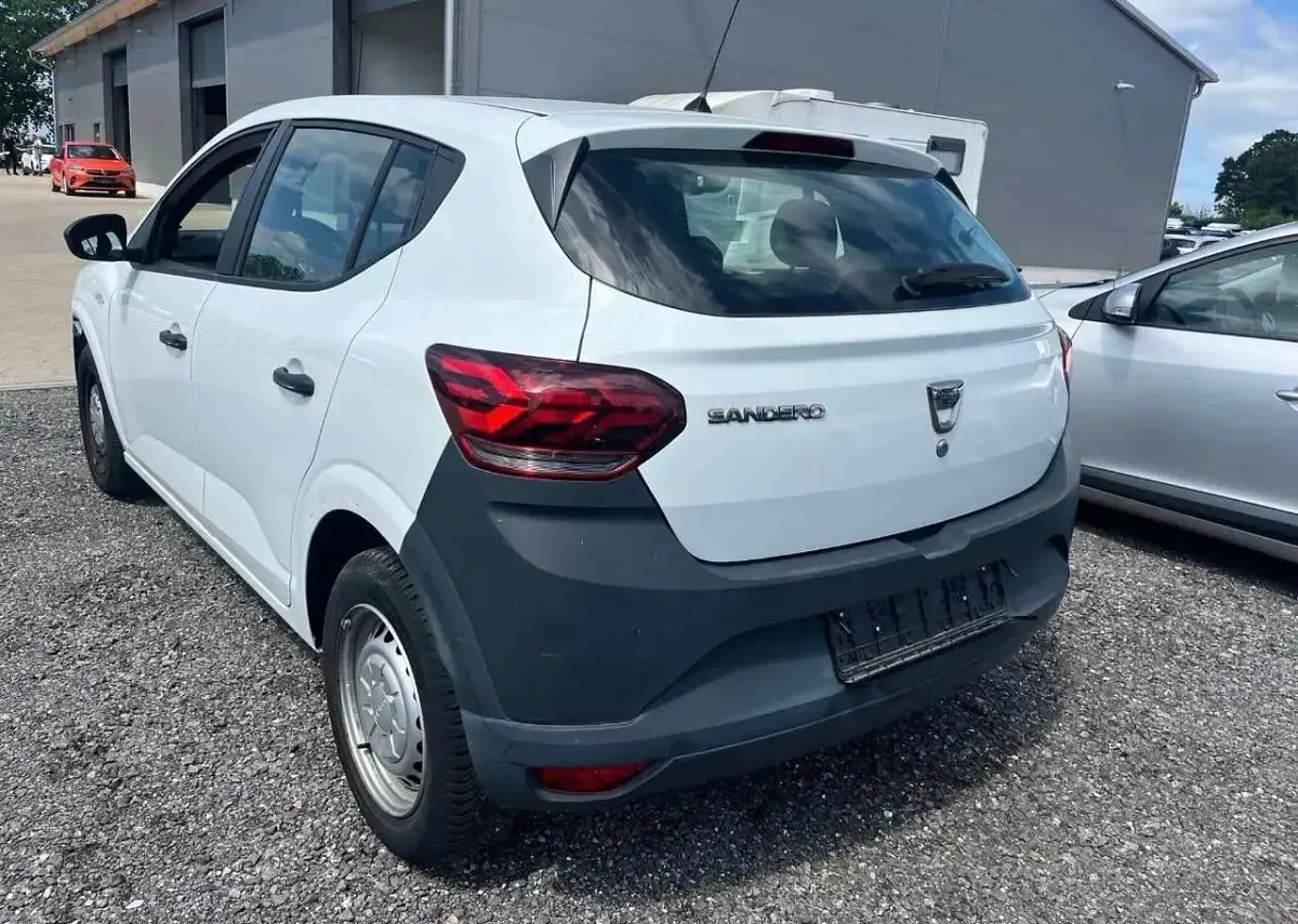 Gebraucht Dacia Sandero Acces 67 PS (49 kW) 2021 Gletscherweiss Kleinwagen