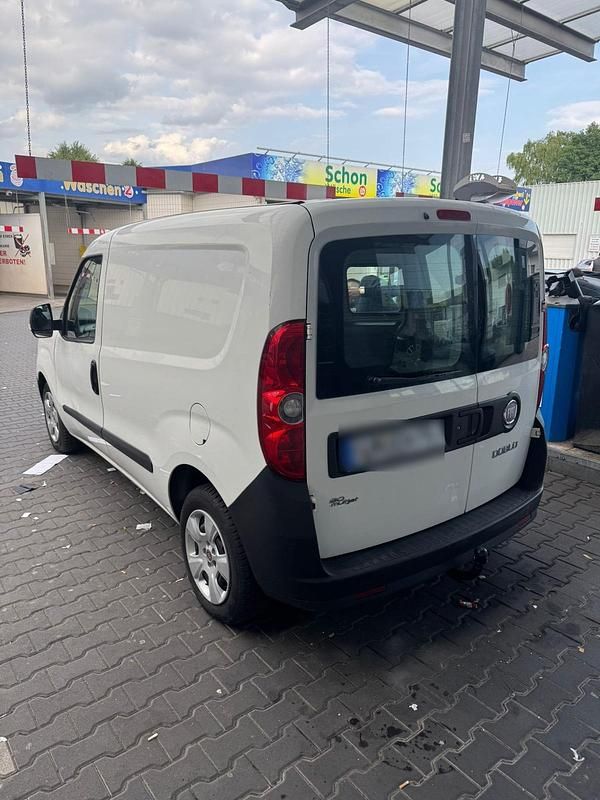 Gebraucht Fiat Doblò 90 PS (66 kW) 2012 Weiß Van / Kleinbus