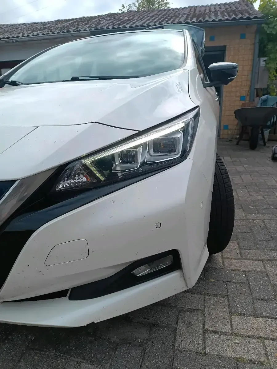 Gebraucht Nissan Leaf Tekna 110 kW (150 PS) 2018 Weiß Kleinwagen
