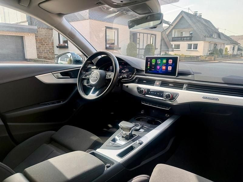 Gebraucht Audi A4 S-Line 231 PS (169 kW) 2019 Grau Kombi