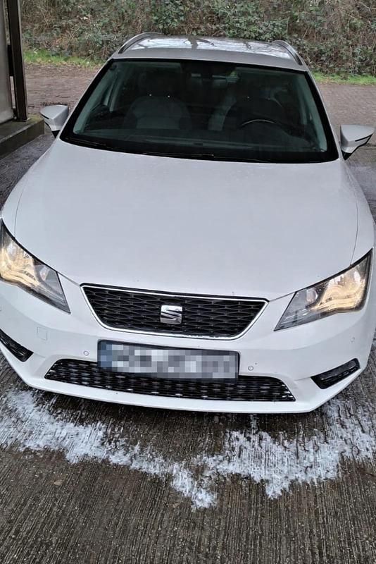 Weiß Gebraucht 2016 Seat Leon ST Kombi | 9.500 € (Fairer Preis) - Bild 1/4