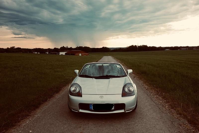 Silber Gebraucht 2000 Toyota MR2 Cabrio | 6.499 € (Superpreis) - Bild 1/4