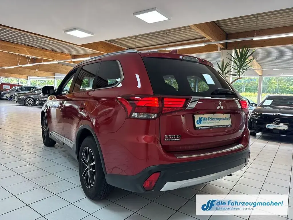 Gebraucht Mitsubishi Outlander Edition 150 PS (110 kW) 2017 M) (rot SUV